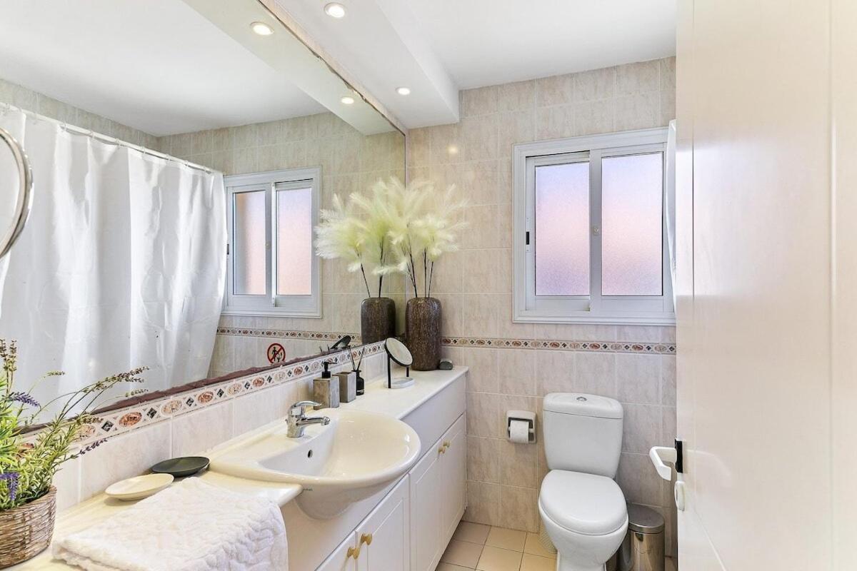 Limnaria Gardens Beautiful Apartment By Vichy Paphos Extérieur photo