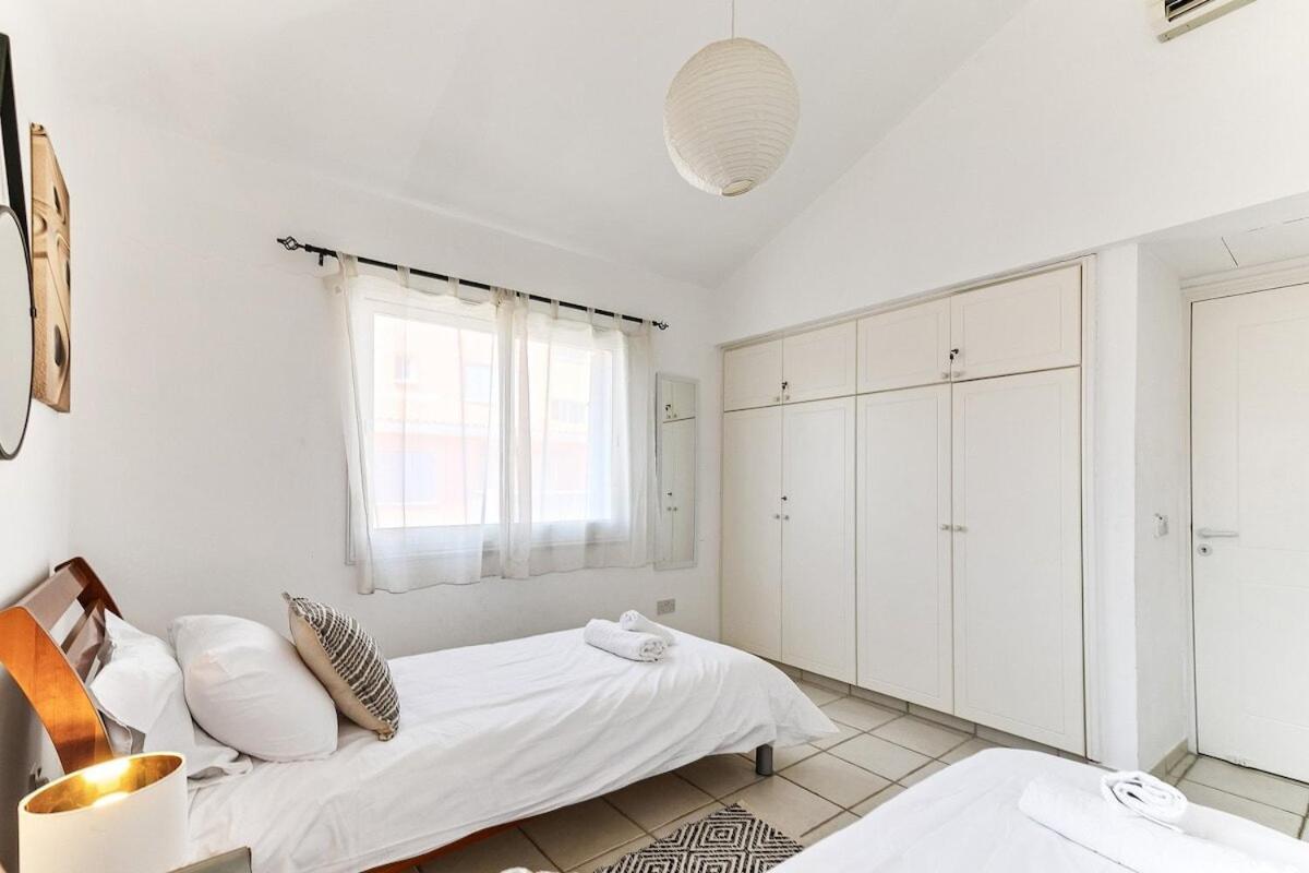 Limnaria Gardens Beautiful Apartment By Vichy Paphos Extérieur photo