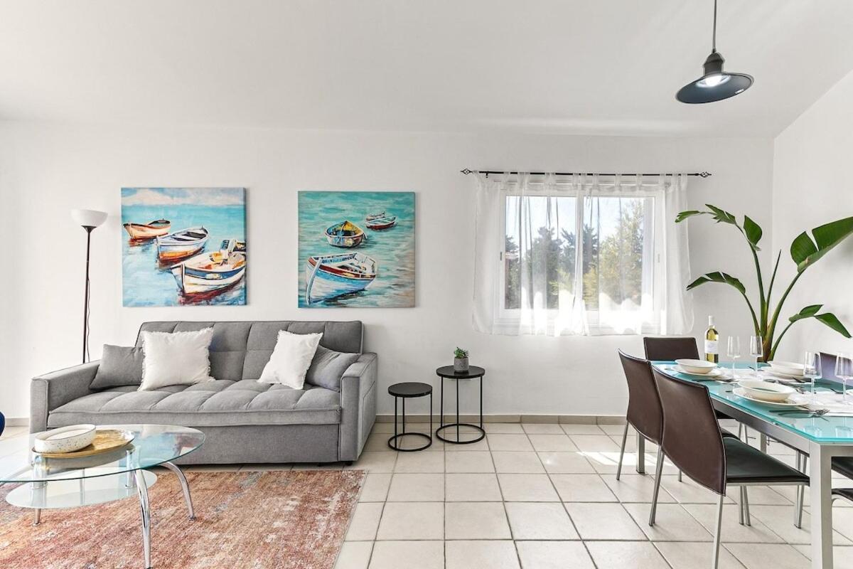 Limnaria Gardens Beautiful Apartment By Vichy Paphos Extérieur photo