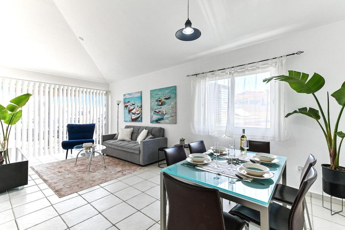 Limnaria Gardens Beautiful Apartment By Vichy Paphos Extérieur photo