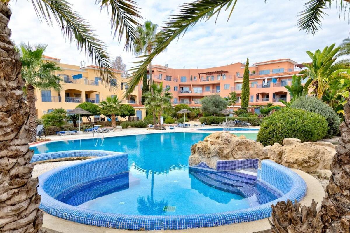 Limnaria Gardens Beautiful Apartment By Vichy Paphos Extérieur photo